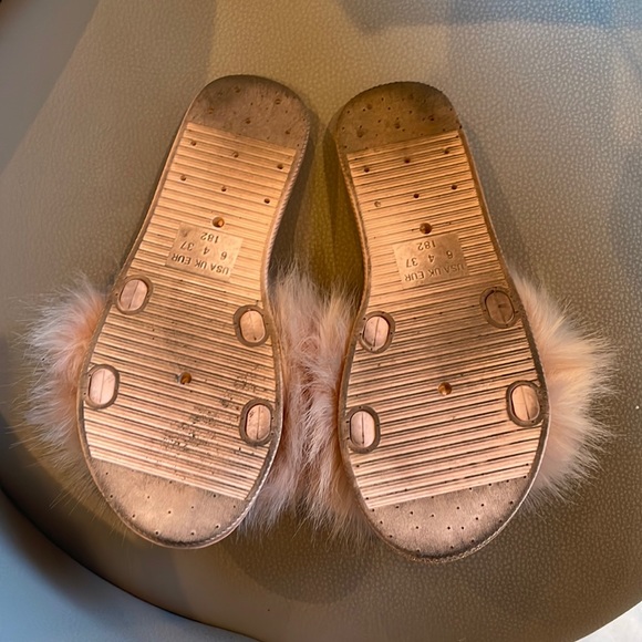 Pink Fluffy Sandal Slippers Lauren Lorraine - Picture 2 of 4